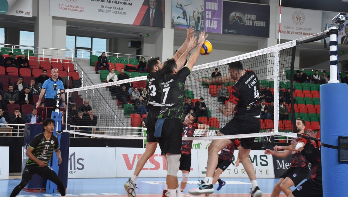 Voleybol: SMS Grup Efeler Ligi