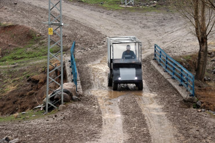 Ağrılı ilkokul mezunu genç hayalindeki araçları atık malzemelerle üretti6