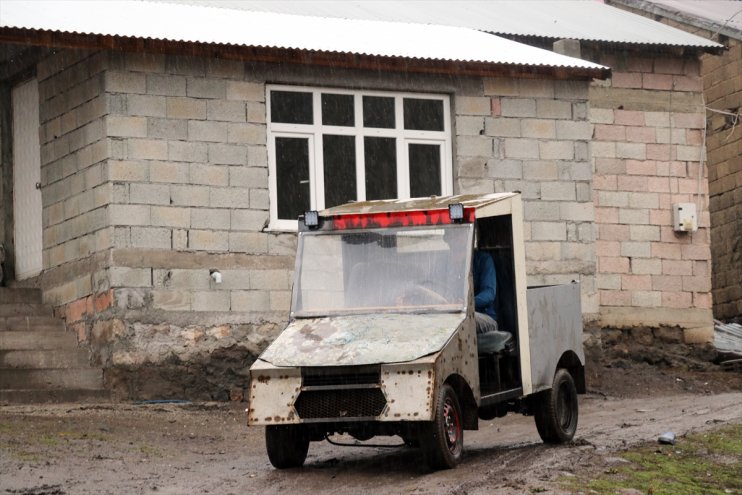 Ağrılı ilkokul mezunu genç hayalindeki araçları atık malzemelerle üretti8