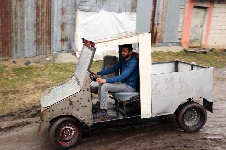 Ağrılı ilkokul mezunu genç hayalindeki araçları atık malzemelerle üretti9