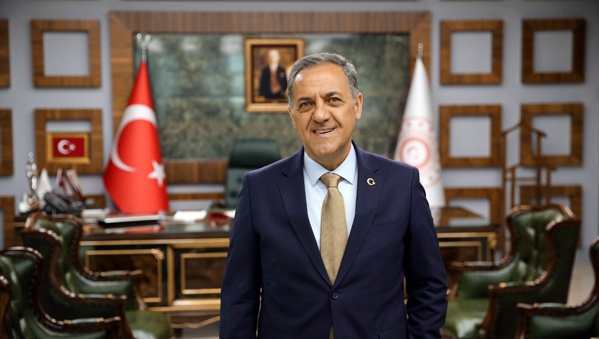 Bingöl Valisi Usta, AA