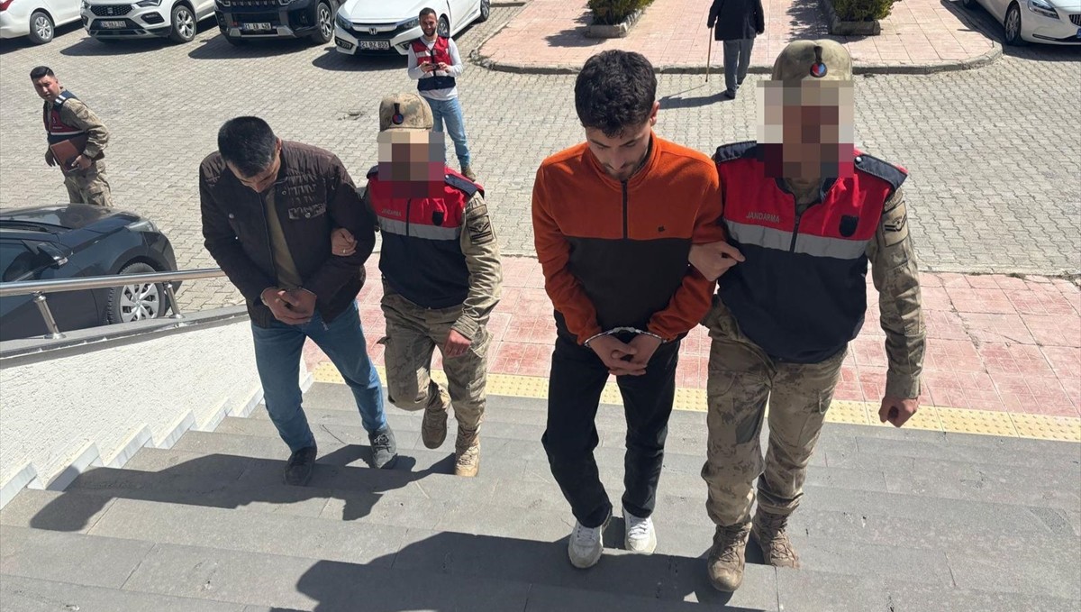 Bitlis'te göçmen kaçakçılığı iddiasıyla 4 şüpheli tutuklandı