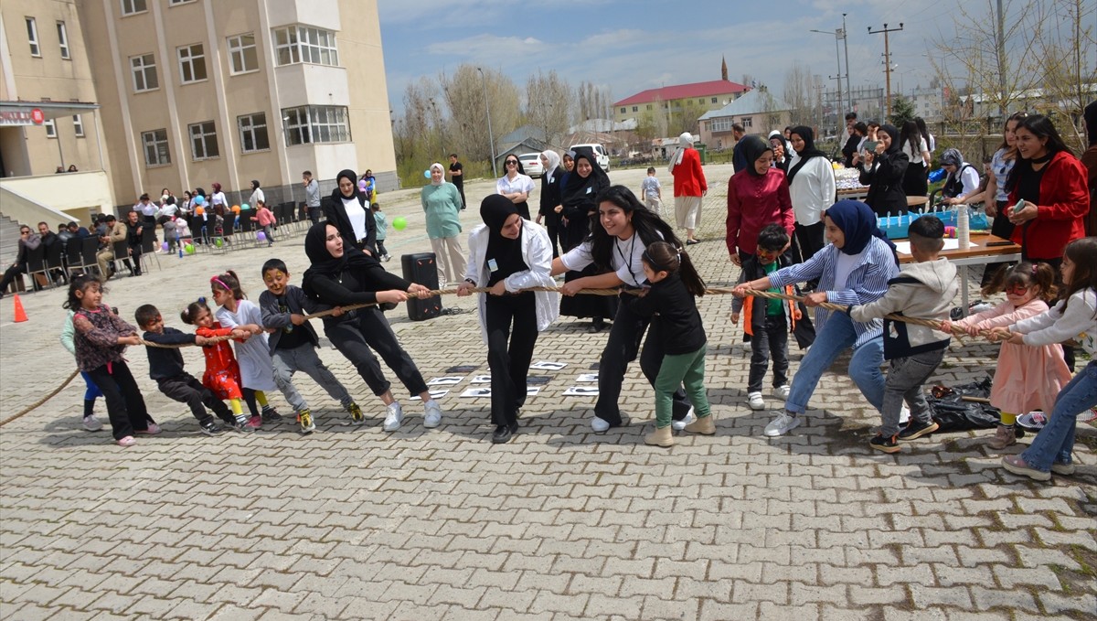 Bulanık Meslek Yüksek Okulunda 23 Nisan etkinliği düzenlendi