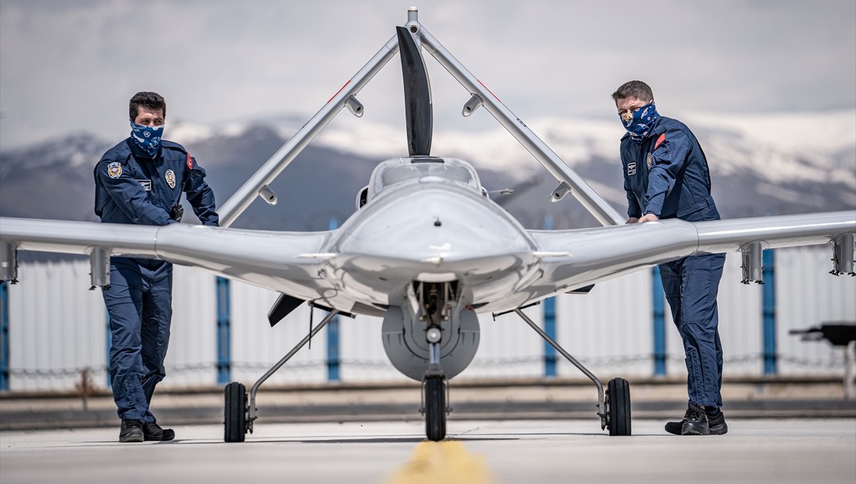 Erzurum'dan havalanan polisin sessiz gözcüsü İHA'lar 5 yılda 15 bin saat uçtu