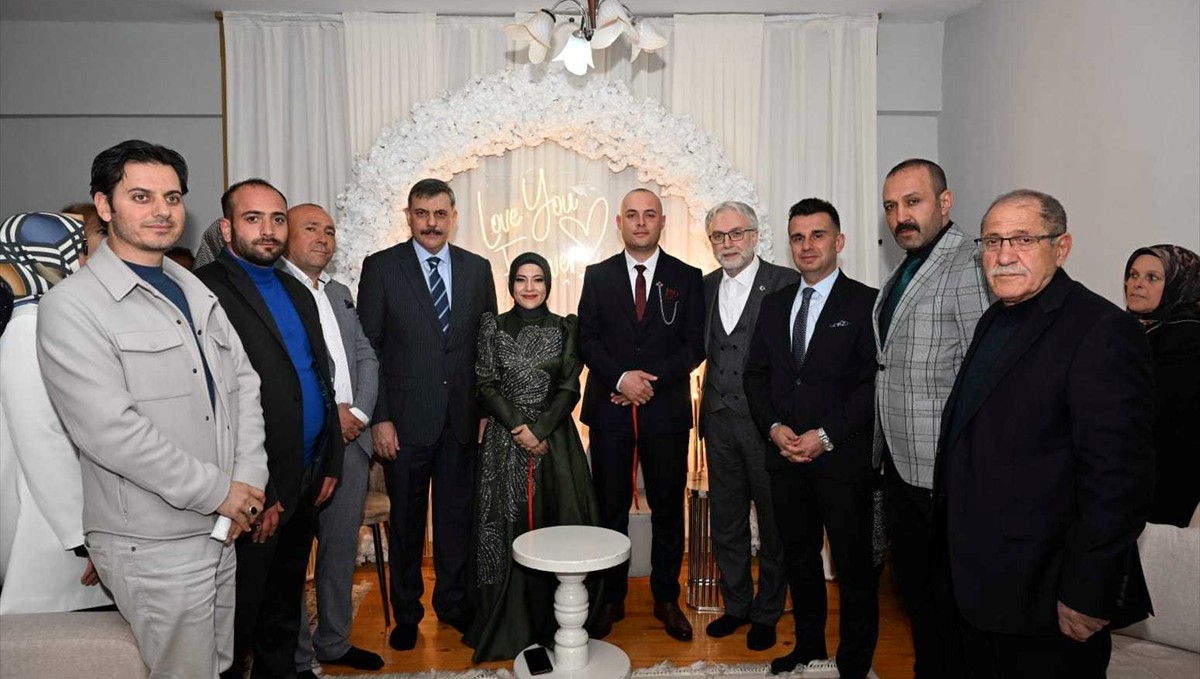 Erzurum Valisi Çiftçi, öksüz ve yetim büyüyen Buse'ye nişanında "babalık" yaptı