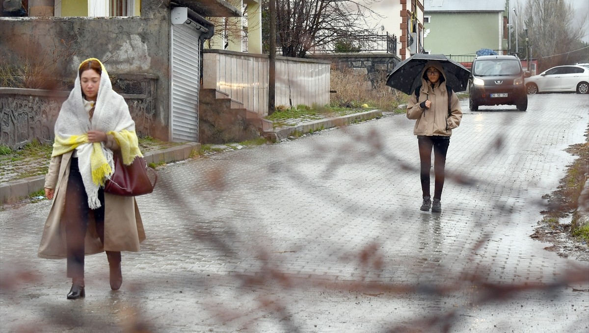 KARS - Sağanak etkili oldu