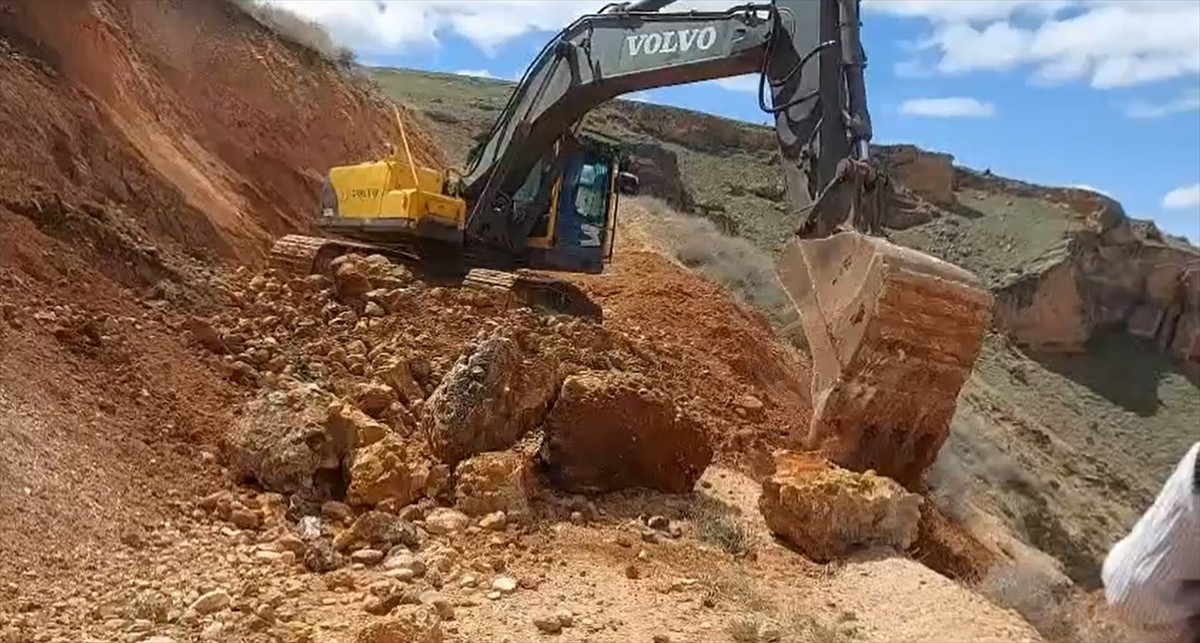 Keban'da kaya düşme riskine karşı çalışma başlatıldı