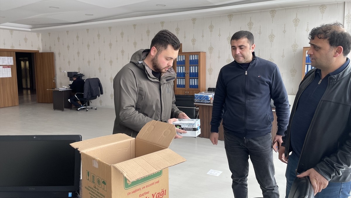 Malazgirt'te bitkin bulunan 2 ebabil kuşu tedaviye alındı