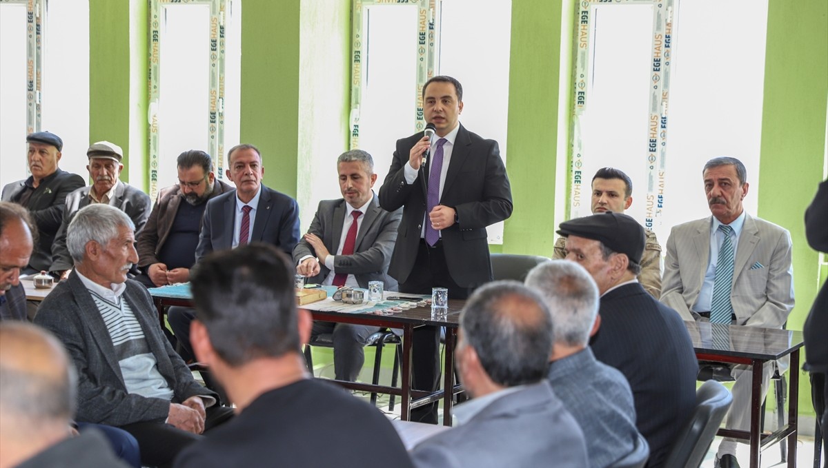 Muradiye'de husumetli aileler barıştırıldı