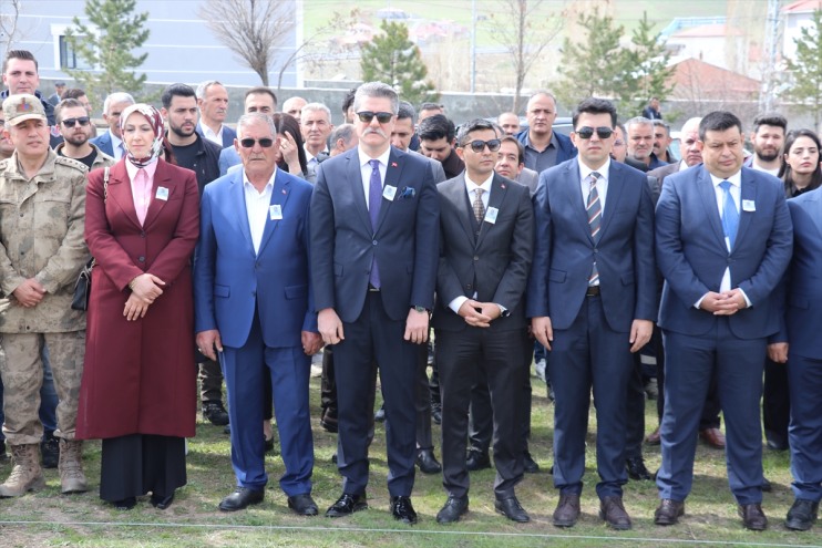 mezarı koruma Şehit anıldı memuru Yiğit, başında Ağrı