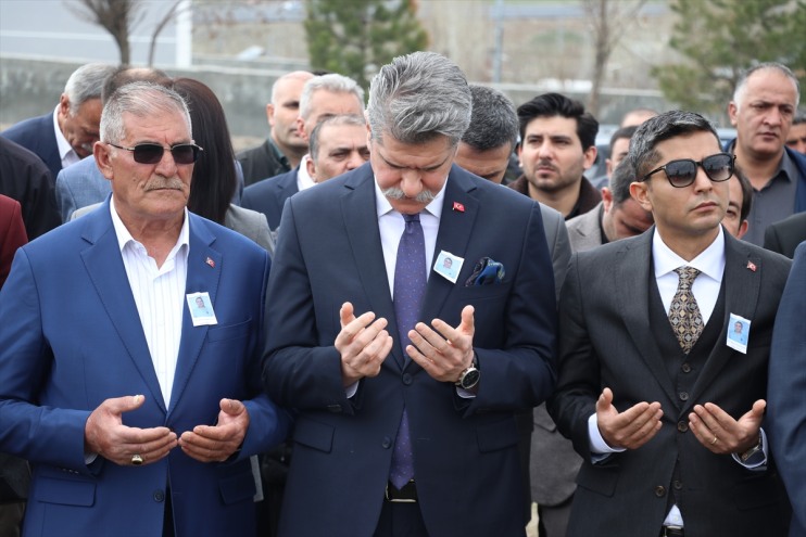 başında Yiğit, mezarı memuru anıldı Şehit koruma Ağrı