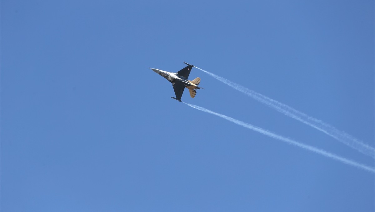 SOLOTÜRK, "2025 Turizm Başkenti" ilan edilen Erzurum'da prova uçuşu yaptı