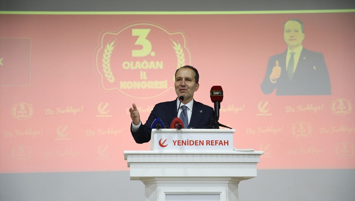 Yeniden Refah Partisi Genel Başkanı Erbakan, Bingöl'de partisinin il kongresine katıldı