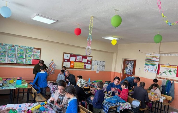 Aileler ve öğrenciler kuşlara yuva oldu2