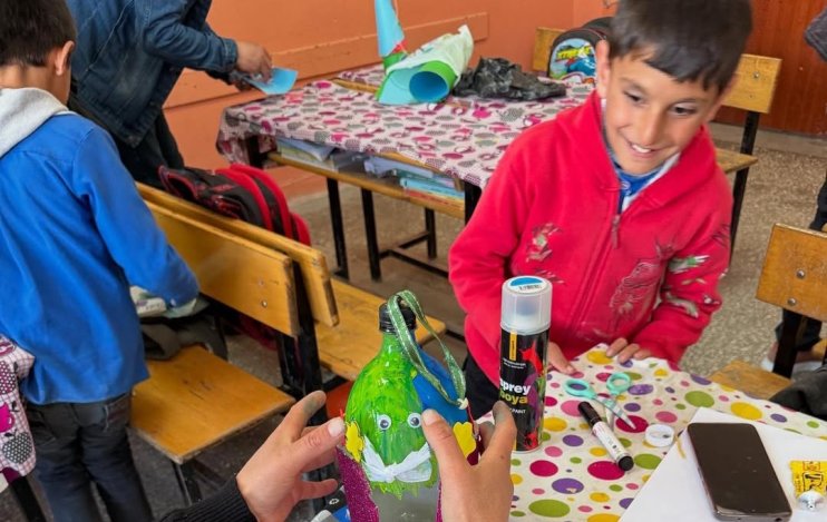 Aileler ve öğrenciler kuşlara yuva oldu4