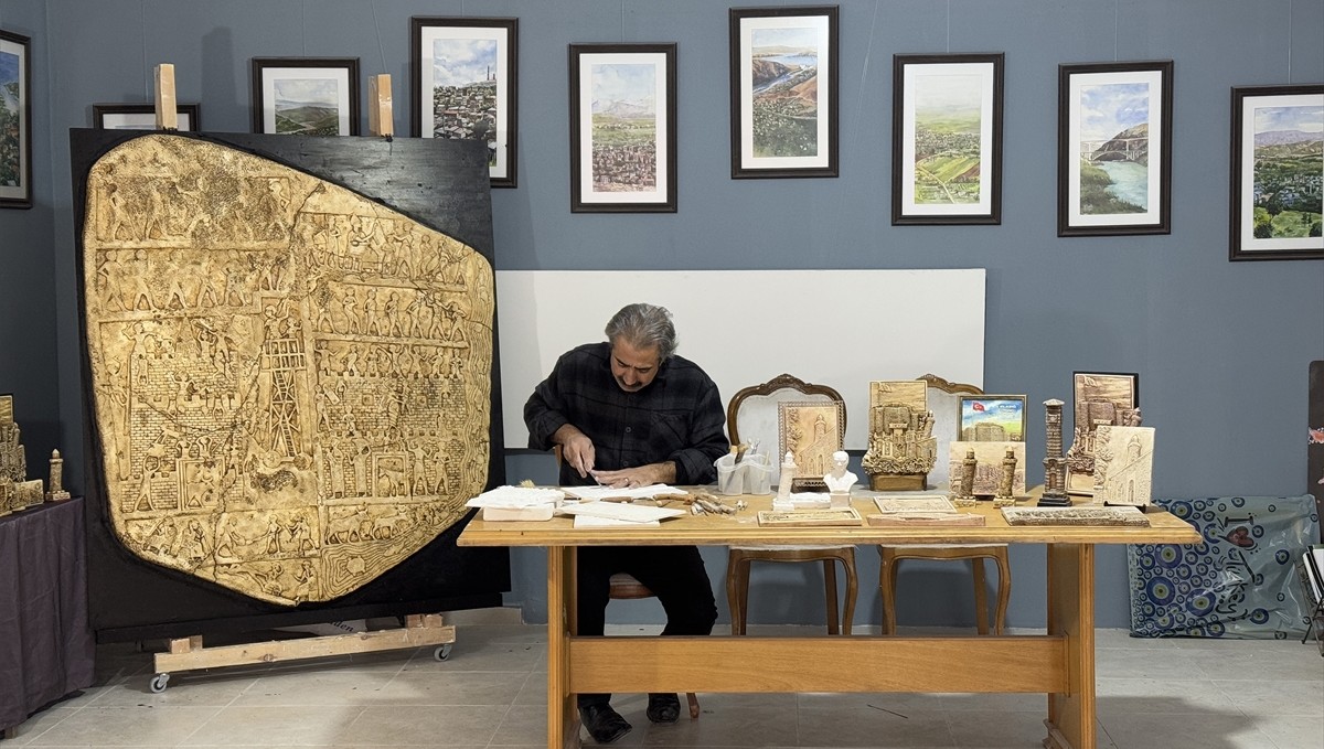Elazığ'ın tarihi ve kültürünü sanat eserleriyle dünyaya tanıtıyor