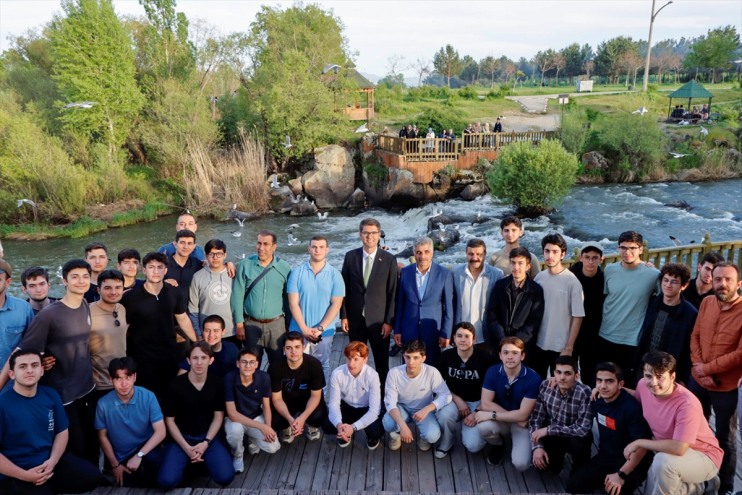 90 inci bin yaklaşık tanıklık göçüne etti Balık kefalinin kişi, Erciş Bendi