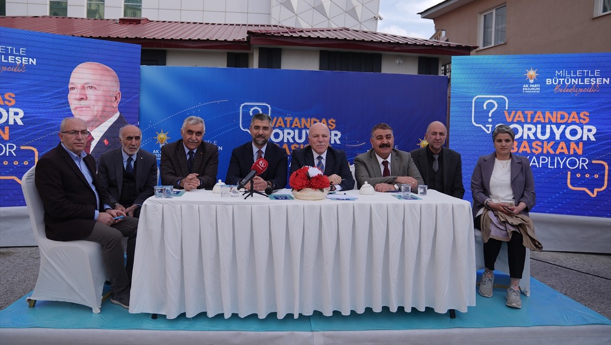 Erzurum Büyükşehir Belediye Başkanı Sekmen, vatandaşların sorunlarını yerinde dinledi