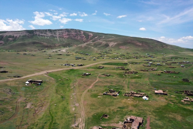 zorlu hayvancılık başladı mesaisi Dağı Tendürek Göçerlerin eteklerinde 10