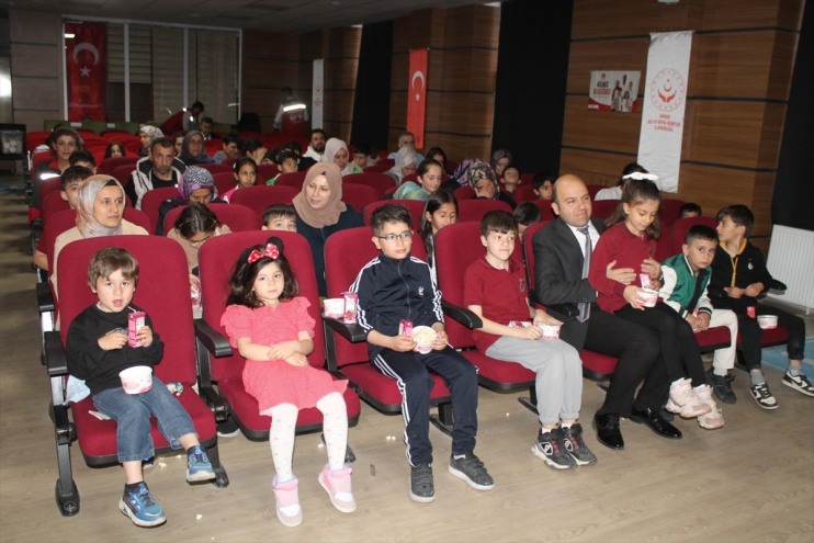 ailelere sinema düzenlendi etkinliği yönelik Hakkari