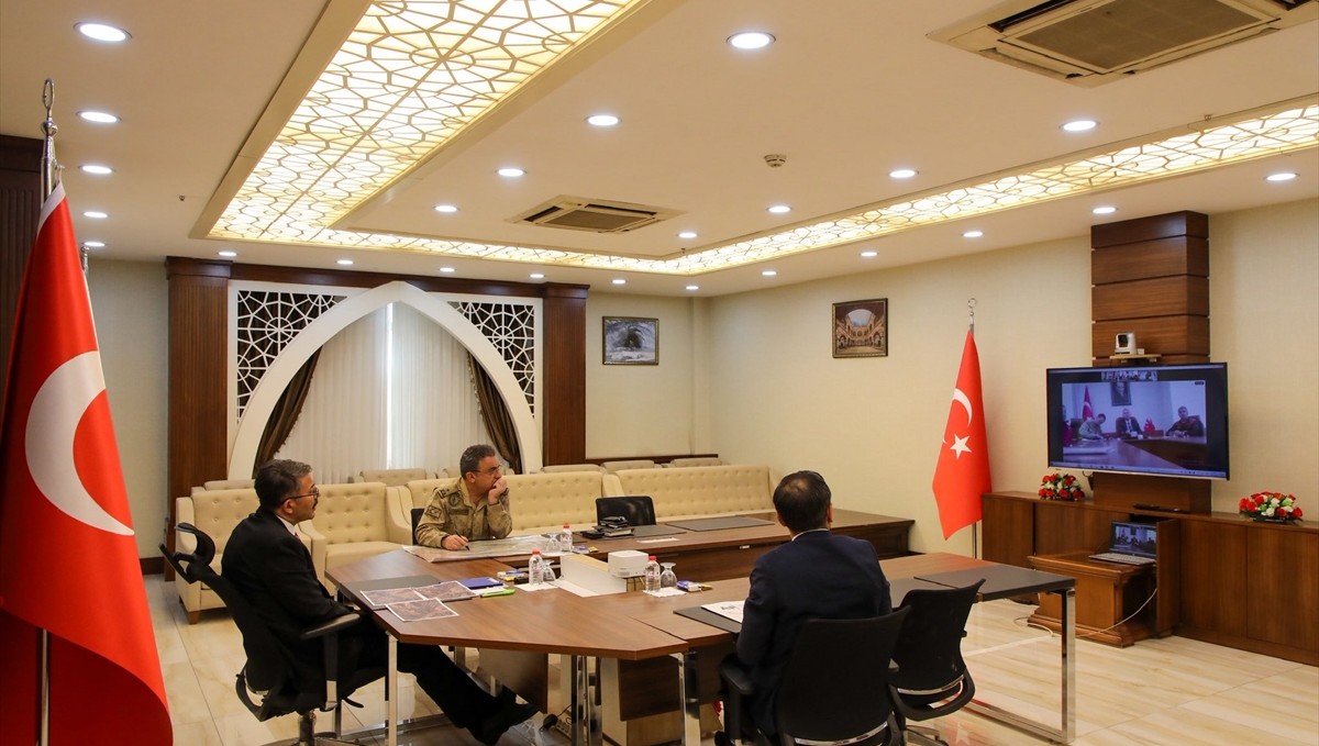 Hakkari'de derede kaybolan gencin bulunması için çalışmalar sürüyor