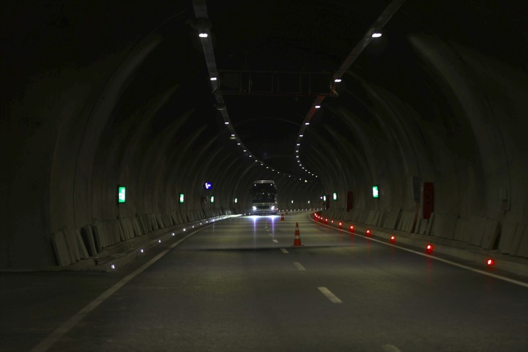 kara yolundaki aşıldı bölgeler riskli Hakkari-Van tünellerle 3