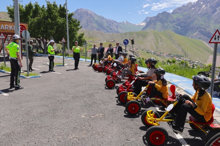 trafik çocuklara araçlarıyla eğitimi Hakkarili go-kart 3
