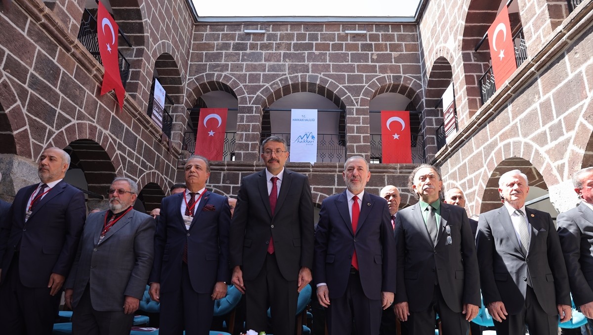 "Kadim Şehir Hakkari Çalıştayı" farklı ülkelerden akademisyenlerin katılımıyla başladı