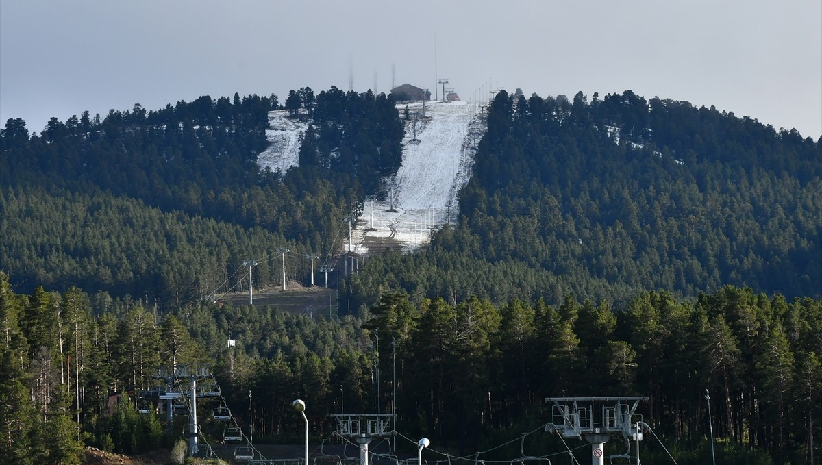 Kars'ın yüksek kesimlerinde kar etkili oldu