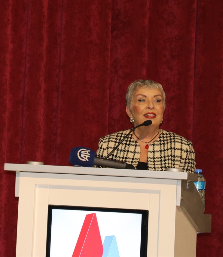 Mezuniyet yaşandığı ödüllendirildi başarılı sporcular AİÇÜ