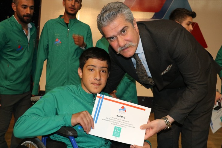 coşkusunun Mezuniyet başarılı yaşandığı ödüllendirildi sporcular AİÇÜ