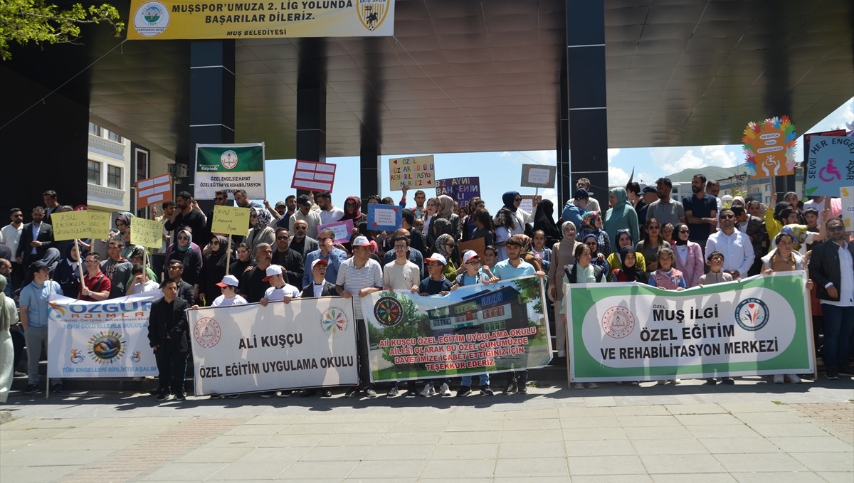 Muş'ta "özel öğrenciler" farkındalık yürüyüşü yaptı