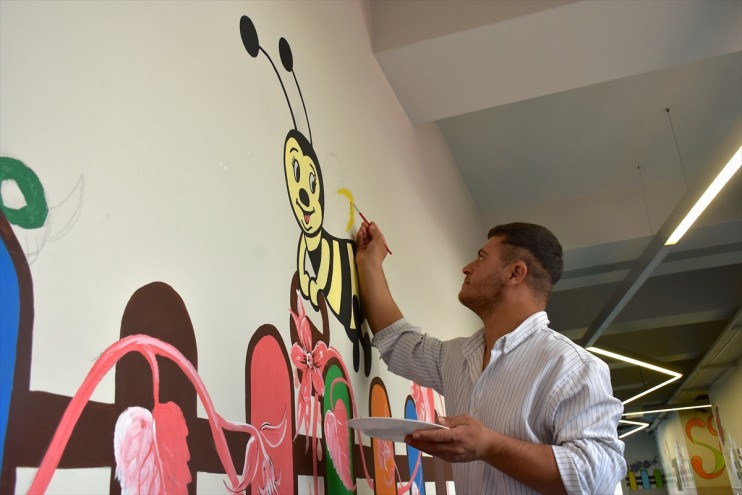 "Özel öğrencilerden" okullarına renkli dokunuş