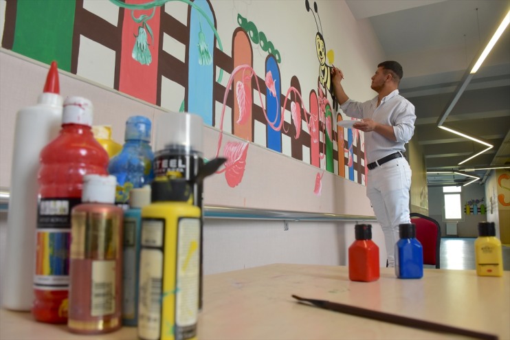 okullarına Özel dokunuş renkli öğrencilerden 3