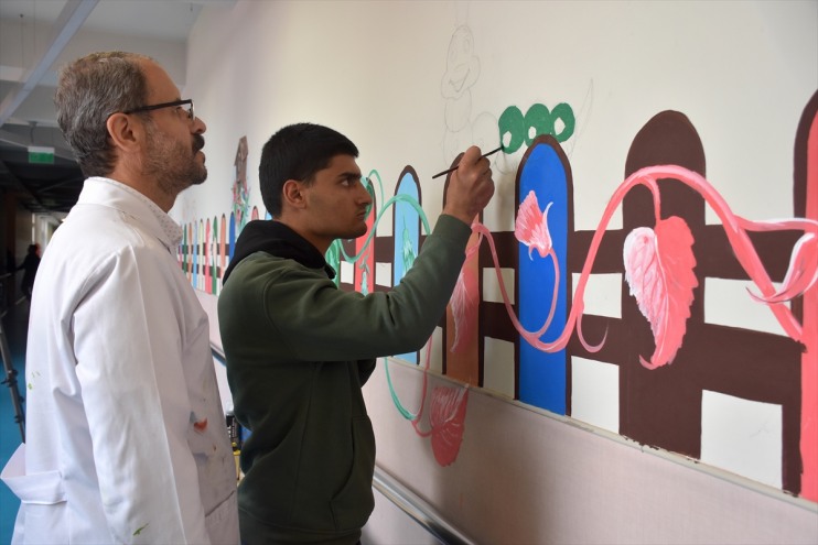 dokunuş Özel okullarına renkli öğrencilerden 6