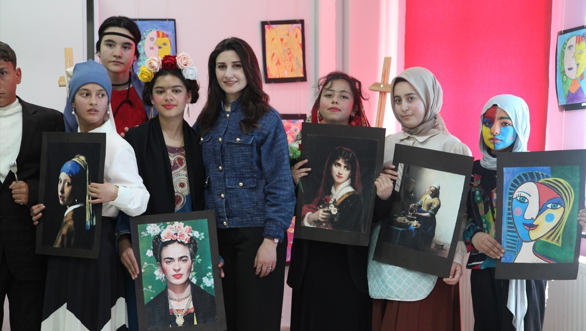 Ünlü ressamların eserlerini canlandırdılar