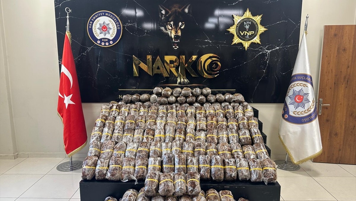 Van'da 84 kilo 460 gram esrar ele geçirildi