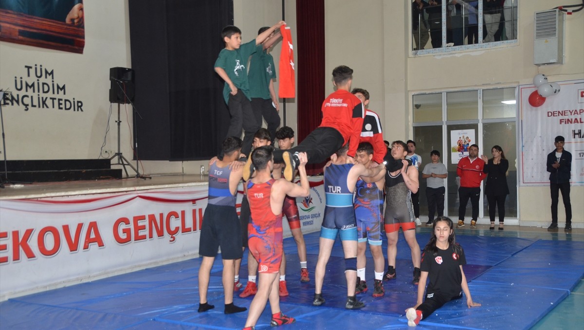 Yüksekova'da 19 Mayıs Atatürk'ü Anma, Gençlik ve Spor Bayramı kutlandı