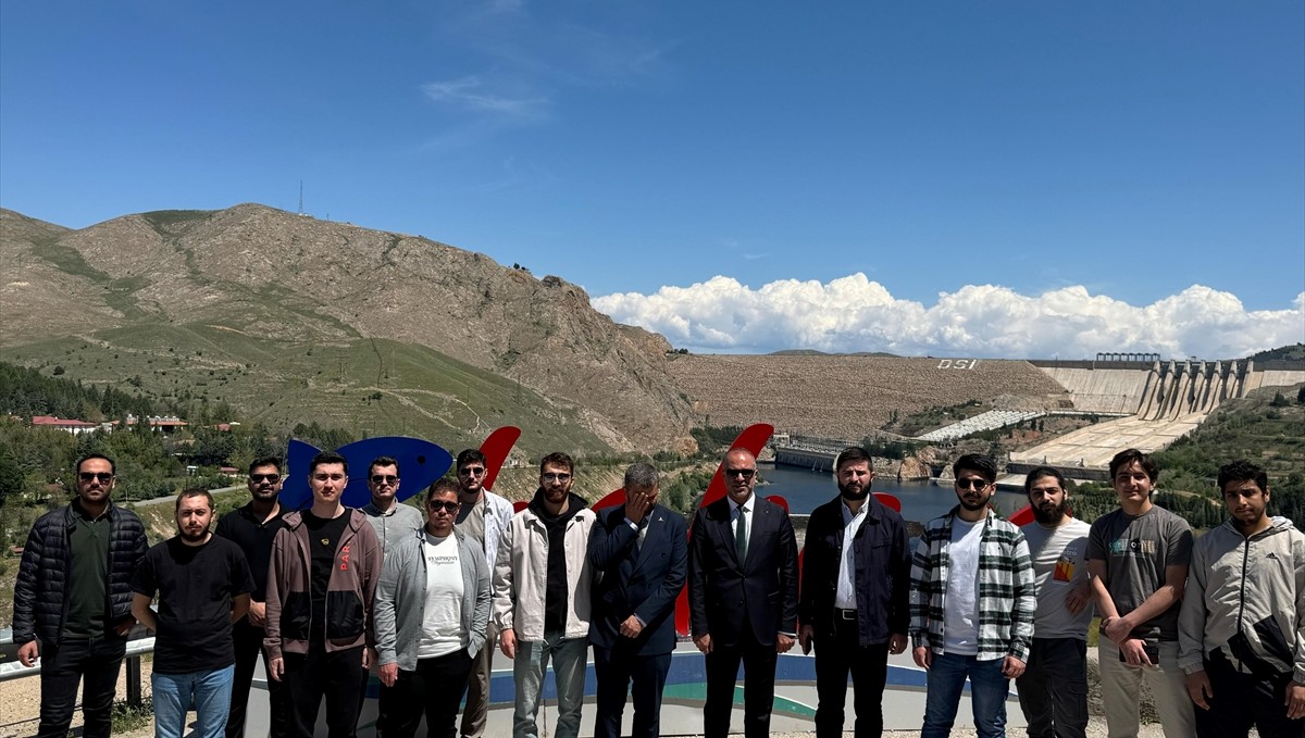 Yurtta kalan öğrenciler Keban'ı ziyaret etti