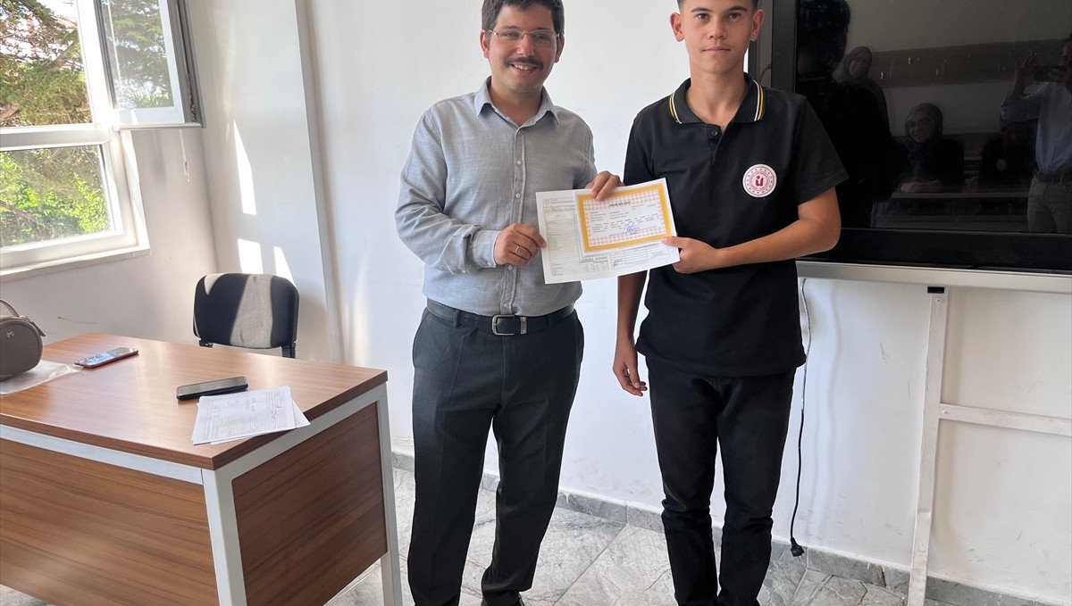 Ağın'da okullarda karne heyecanı yaşandı