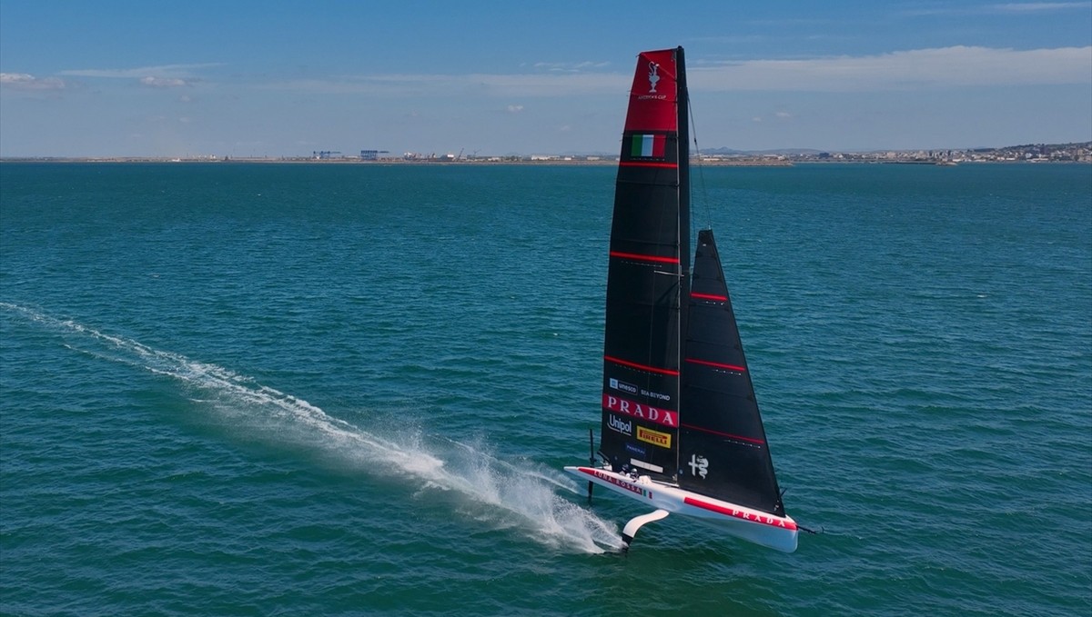 Alfa Romeo, İtalyan Luna Rossa yelken takımının resmi sponsoru oldu