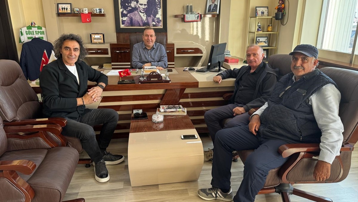 Ardahanlı sanatçılardan Ardahan TSO Başkanı Demirci'ye ziyaret