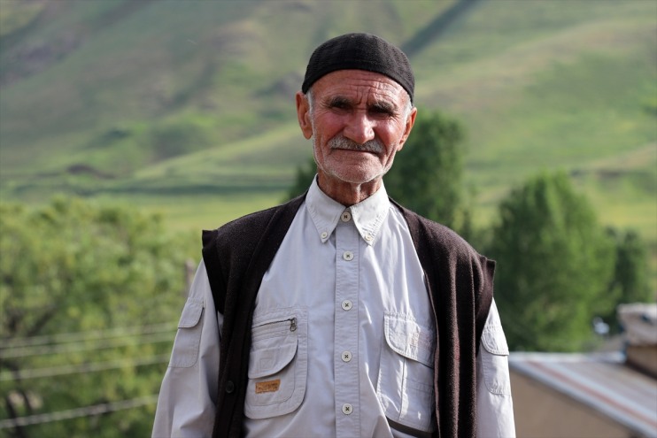 60 Askerde öğrenen tutuyor dede, Ağrılı yıldır günlük okuma Ali yazma yazıp şiir 10