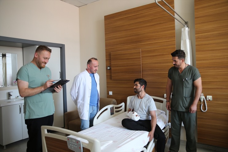 Av tüfeğinin ateş almasıyla parçalanan eli, vücudundan alınan parçalarla birleştirildi