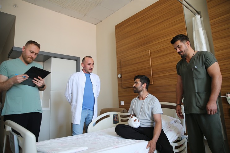 alınan birleştirildi almasıyla parçalanan parçalarla ateş tüfeğinin Av vücudundan eli, 2