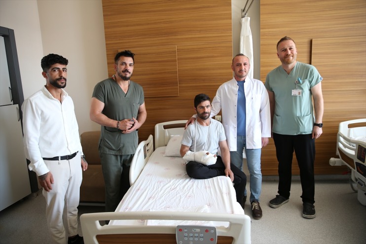 vücudundan parçalanan parçalarla ateş Av alınan almasıyla tüfeğinin eli, birleştirildi 3