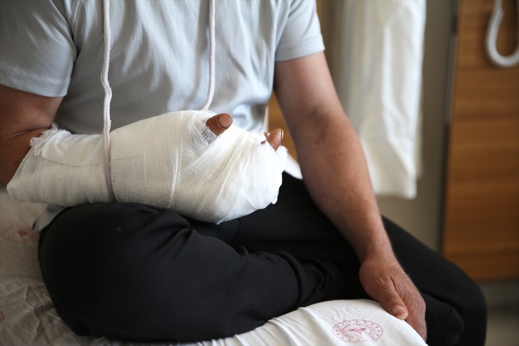 tüfeğinin parçalarla Av birleştirildi eli, vücudundan parçalanan ateş almasıyla alınan 4