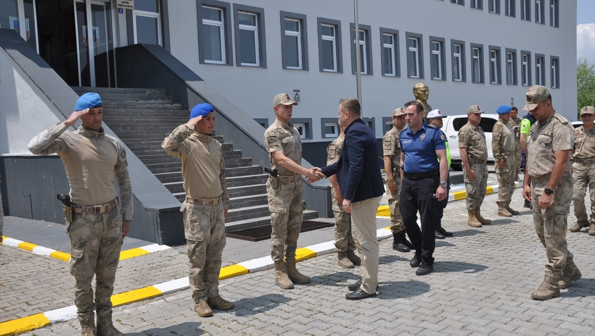 Bulanık Kaymakamı Koşansu, bayram ziyaretlerinde bulundu