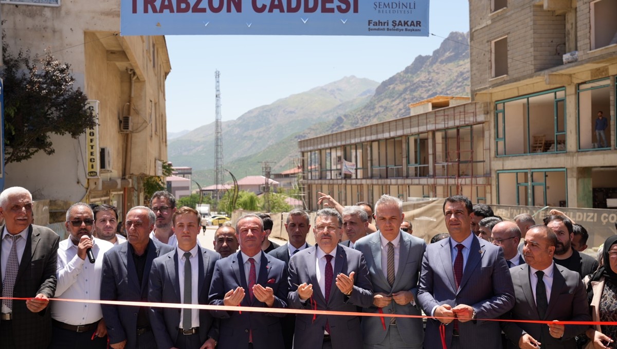 Hakkari'nin Şemdinli ilçesinde "Trabzon Caddesi"nin açılışı yapıldı