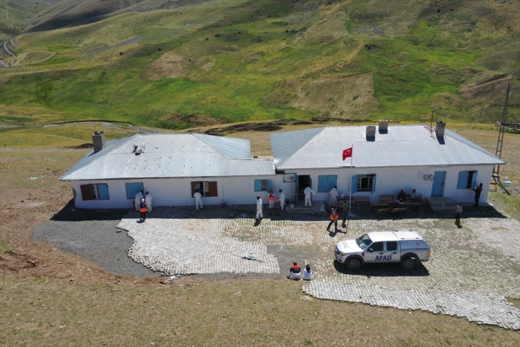 Hayat boya okulunu köy yeniledi eller bu kurtaran fırçasıyla kez 9